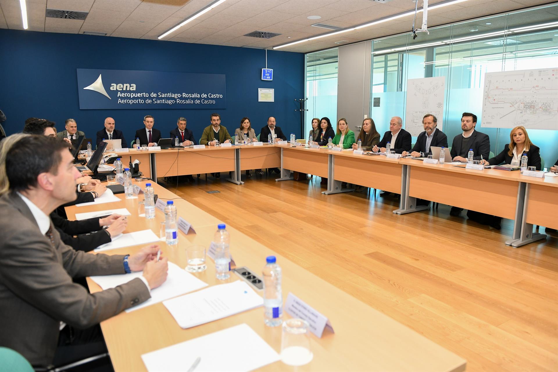 La Xunta anuncia un fondo para captar nuevas rutas en los aeropuertos gallegos La Xunta anuncia un fondo para captar nuevas rutas en los aeropuertos gallegos