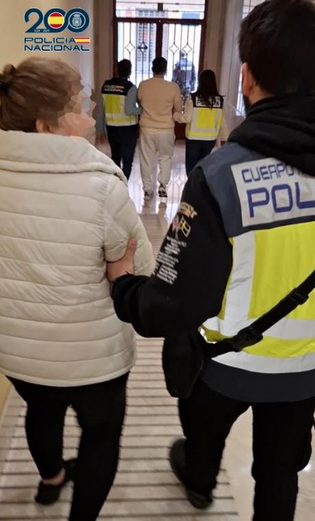 Una de las personas detenidas por la Policía Nacional Una de las personas detenidas por la Policía Nacional