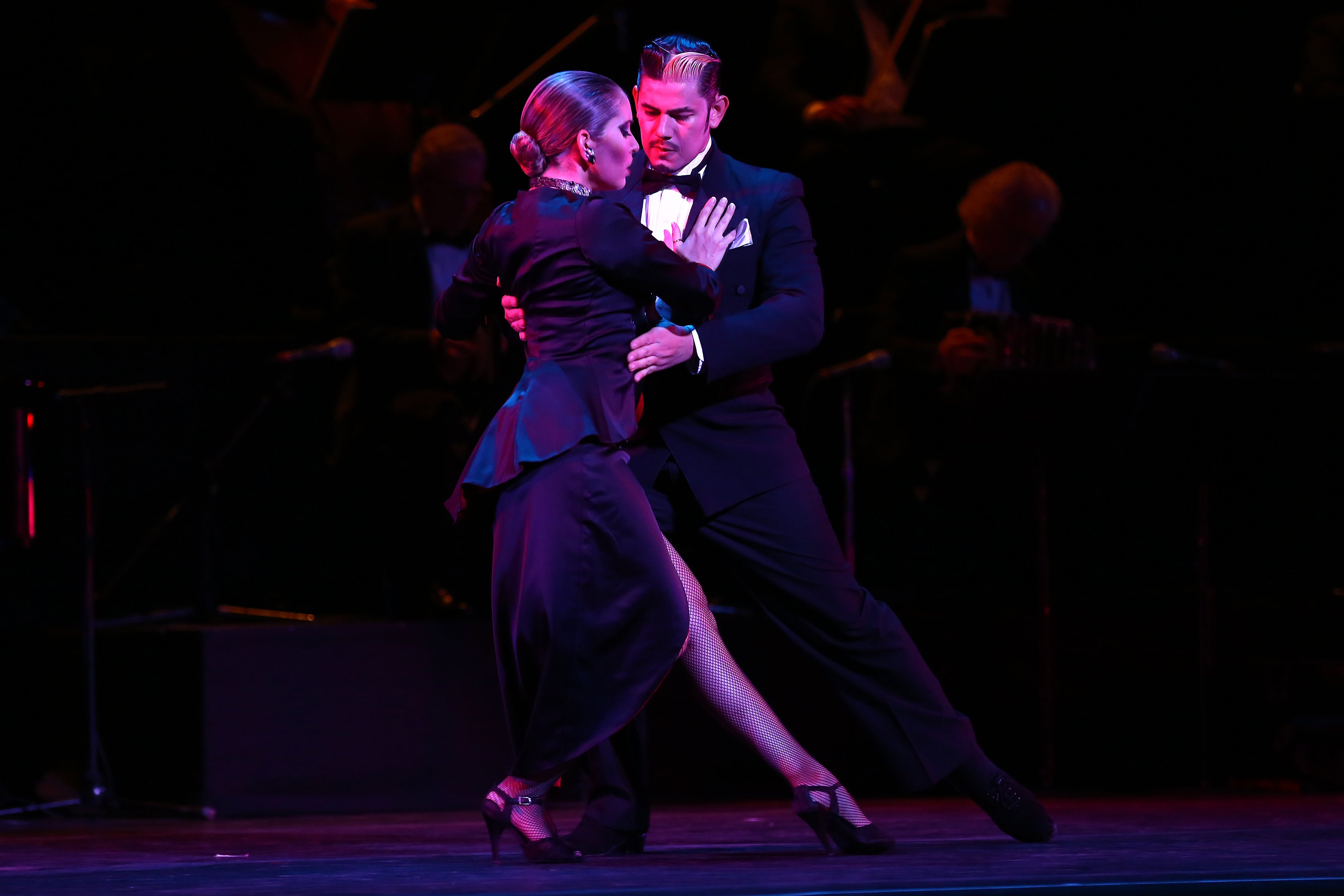 Un tango es balla sol, però amb algú Un tango es balla sol, però amb algú