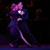 'Forever Tango' és l'espectacle creat fa 30 anys pel violoncelista Luis Bravo