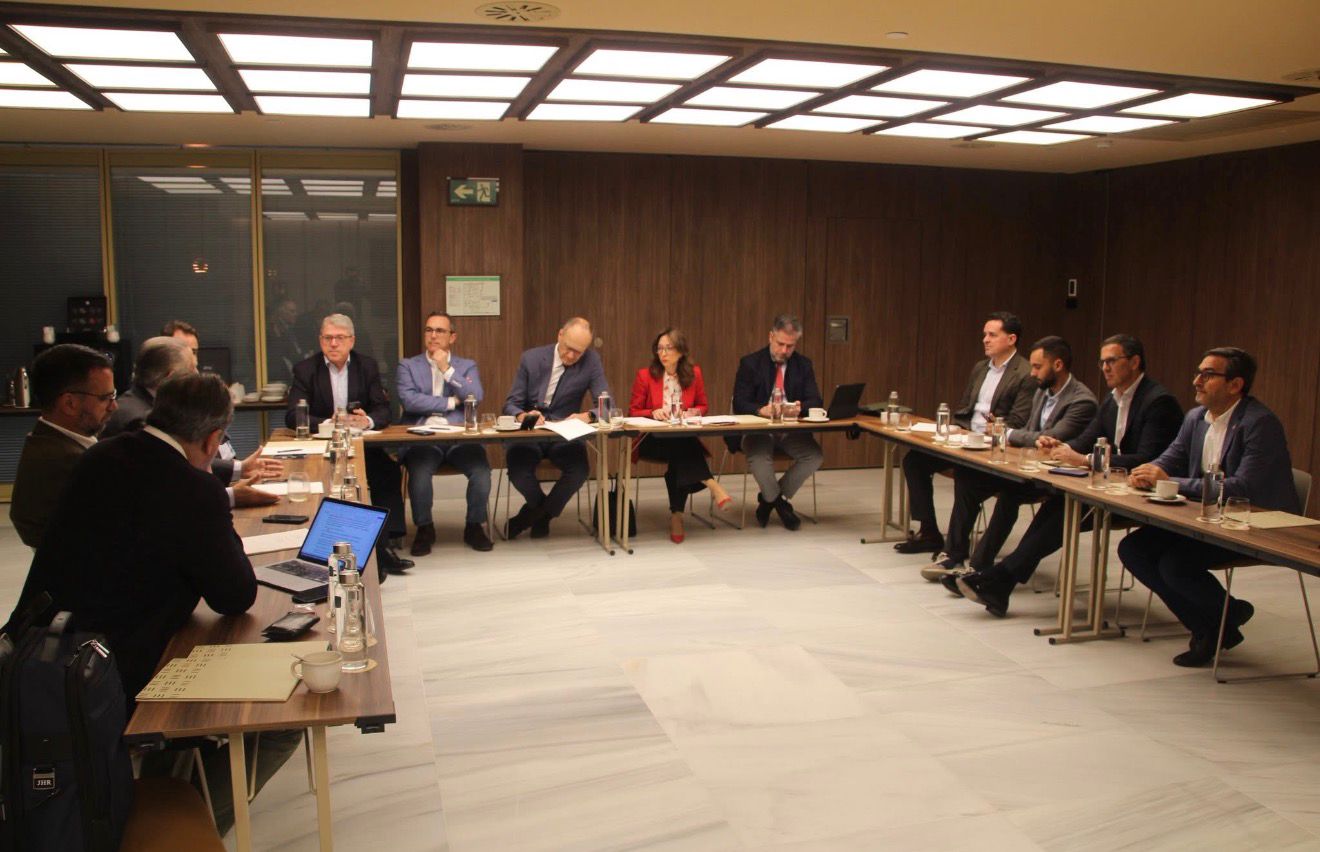 AVVAPRO alerta del “jarro de agua fría” que supone la Semana Santa sin AVE para la Costa del Sol AVVAPRO alerta del “jarro de agua fría” que supone la Semana Santa sin AVE para la Costa del Sol