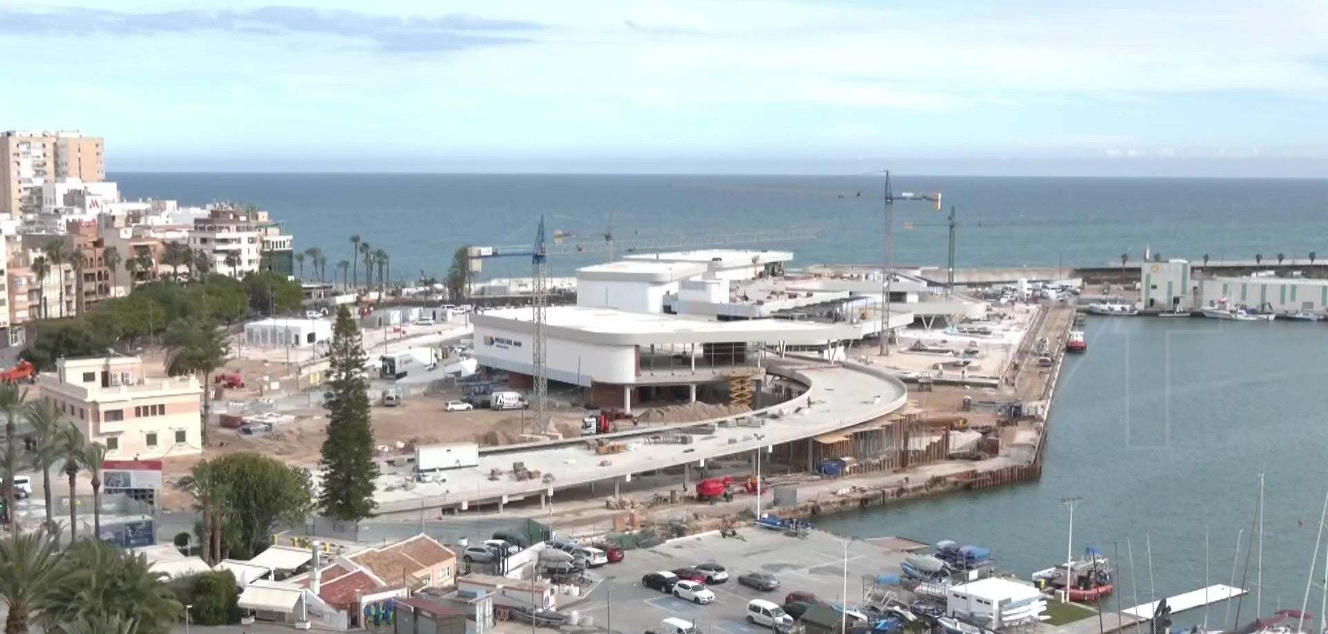 Eduardo Dolón: "Se acerca el fin de las obras. El centro de ocio 'Paseo del mar' abrirá a finales de abril o principio de mayo" Eduardo Dolón: "Se acerca el fin de las obras. El centro de ocio 'Paseo del mar' abrirá a finales de abril o principio de mayo"