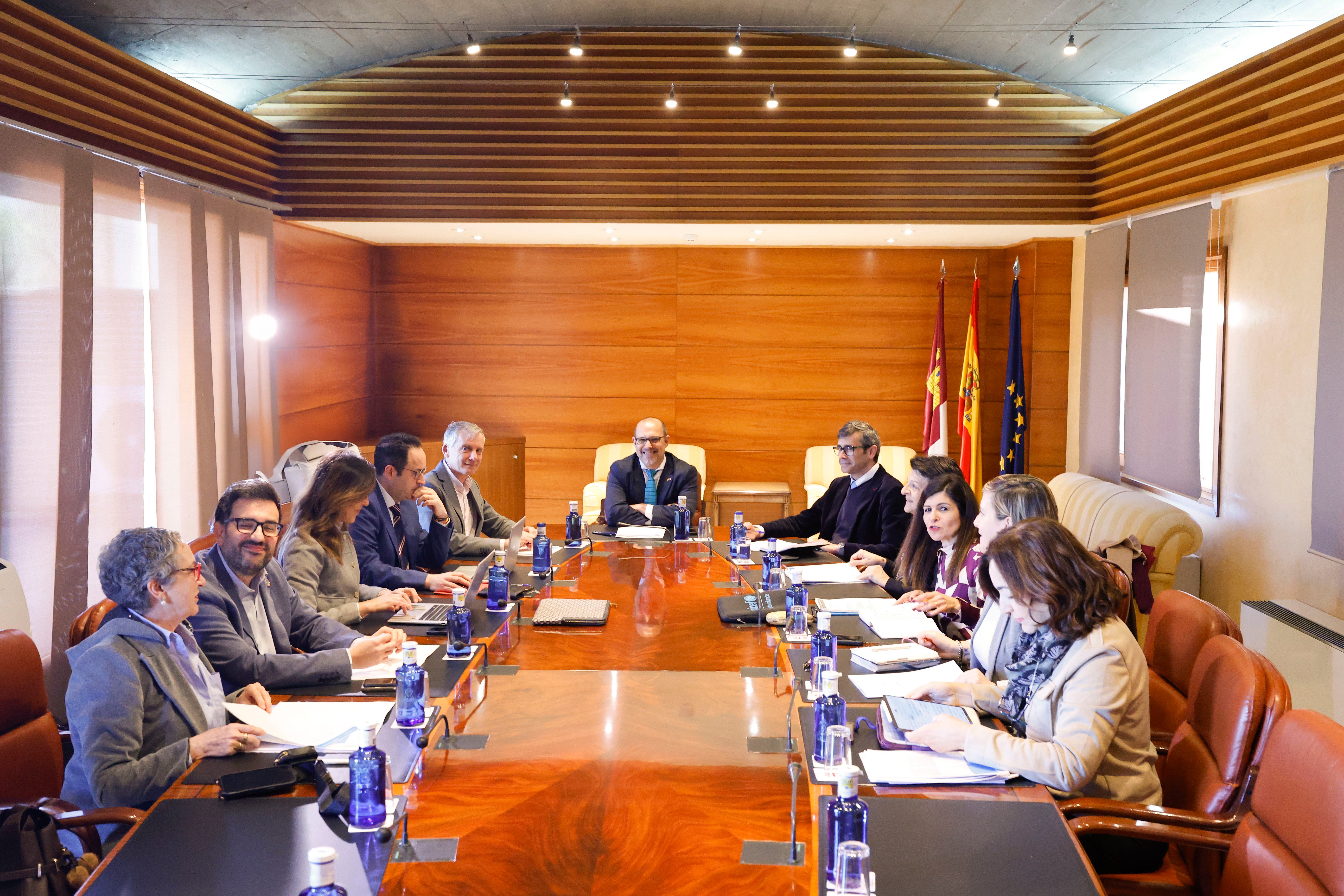 Parlamento regional prepara el I Foro de Salud Mental de Infancia y Adolescente Parlamento regional prepara el I Foro de Salud Mental de Infancia y Adolescente