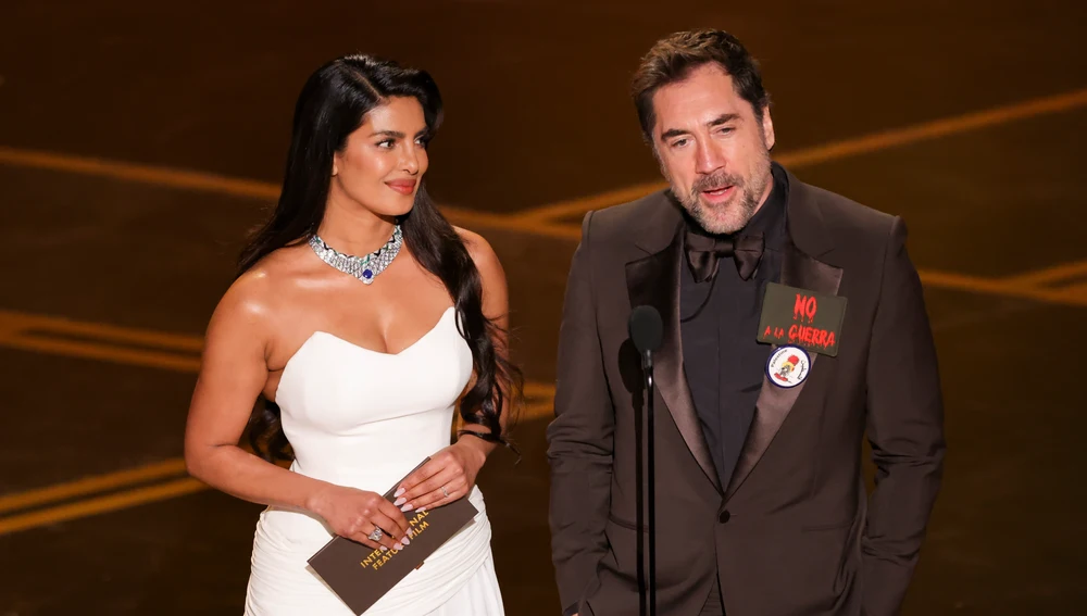 Javier Bardem junto a la actriz india Priyanka Chopra. Javier Bardem junto a la actriz india Priyanka Chopra.
