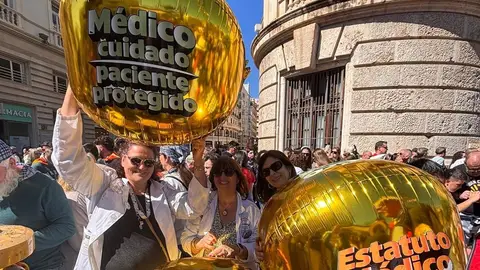 Los médicos seguirán de huelga durante toda la semana. Los médicos seguirán de huelga durante toda la semana.