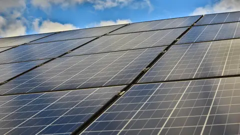 Aragón necesita una planificación energética anticipada Foto de archivo de placas solares.