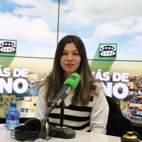 Alicia González, influencer que convive con el síndrome de Giles de la Tourette 