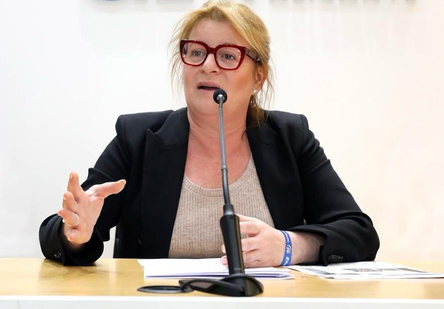 Ana Serna: “La reputación de la provincia de Alicante es ‘cero patatero’ si depende de Pedro Sánchez” Ana Serna: “La reputación de la provincia de Alicante es ‘cero patatero’ si depende de Pedro Sánchez”