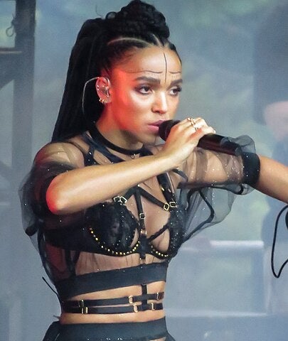 FKA Twigs completa el cartel del Bilbao BBK Live, con 80 artistas en su XX aniversario FKA Twigs completa el cartel del Bilbao BBK Live, con 80 artistas en su XX aniversario