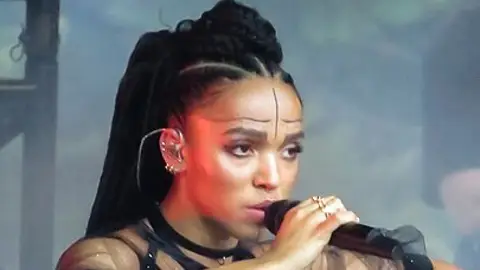 FKA Twigs completa el cartel del Bilbao BBK Live, con 80 artistas en su XX aniversario FKA Twigs completa el cartel del Bilbao BBK Live, con 80 artistas en su XX aniversario