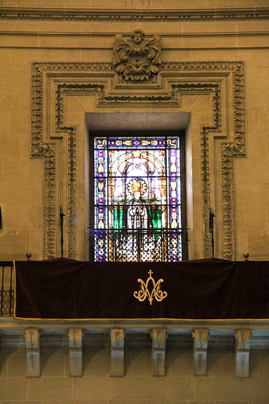 Las vidrieras de la Basílica de Santa María: religión hecha arte Las vidrieras de la Basílica de Santa María: religión hecha arte