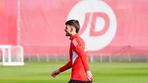 Kike Salas se apunta al partido contra el Valencia Kike Salas se apunta al partido contra el Valencia