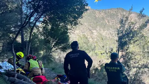 Rescatada en helicóptero una mujer de 83 años tras lesionarse en la Cueva Negra de Montanejos Rescatada en helicóptero una mujer de 83 años tras lesionarse en la Cueva Negra de Montanejos