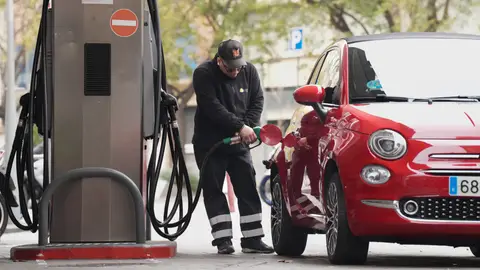 Esto es lo que gastas de más en gasolina, según aumentas tu velocidad al conducir Esto es lo que gastas de más en gasolina, según aumentas tu velocidad al conducir