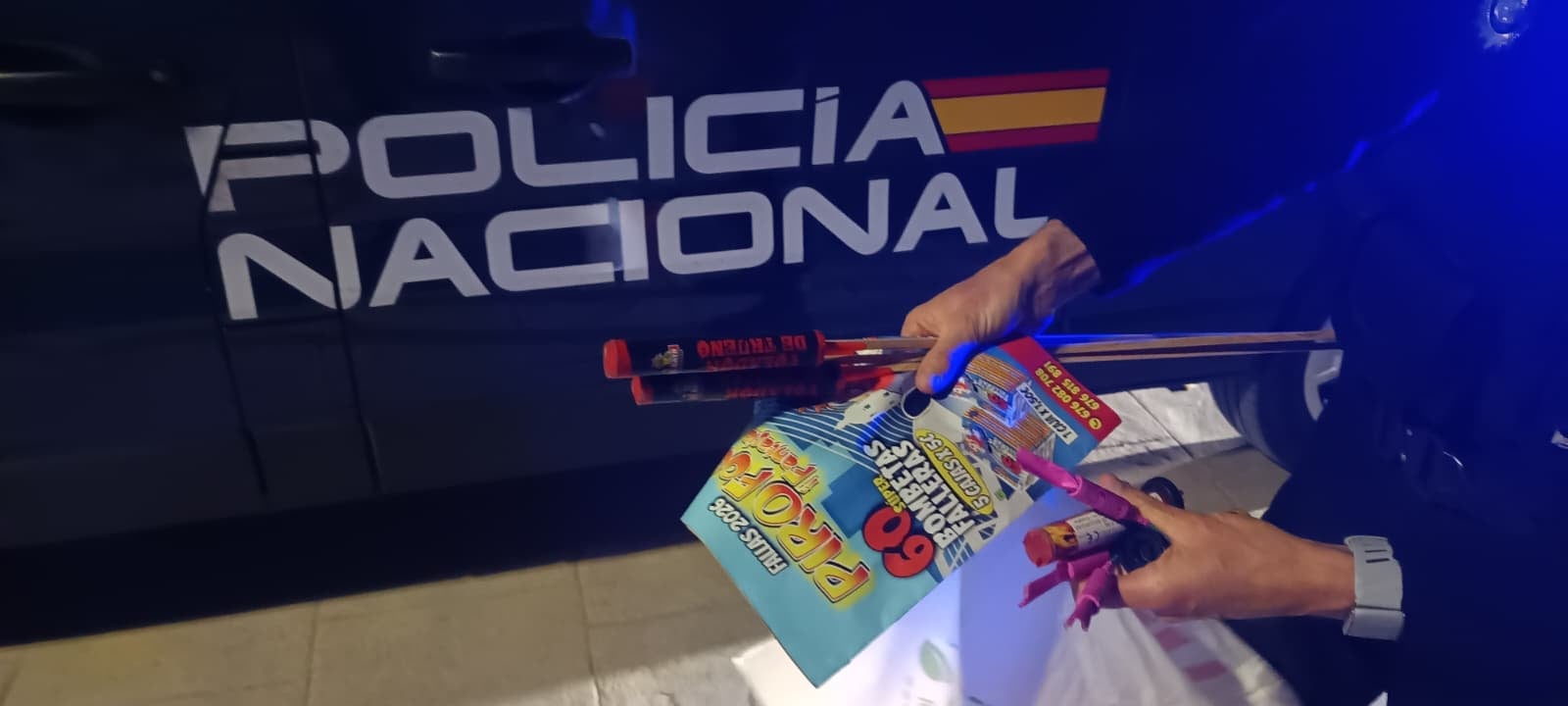 La Policía levanta 17 actas a visitantes de Países Bajos por "pirotecnia extrema" en Fallas La Policía levanta 17 actas a visitantes de Países Bajos por "pirotecnia extrema" en Fallas