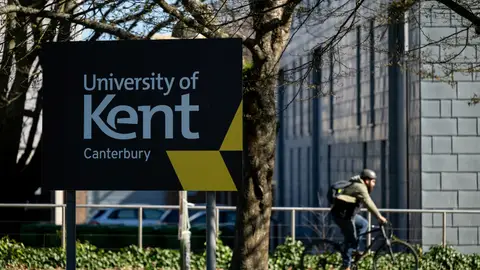 El campus de la Universidad de Kent tras un brote de casos de meningitis en Canterbury (Reino Unido) El campus de la Universidad de Kent tras un brote de casos de meningitis en Canterbury (Reino Unido)