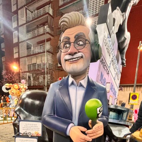 Ninot de Alsina en las Fallas de Valencia