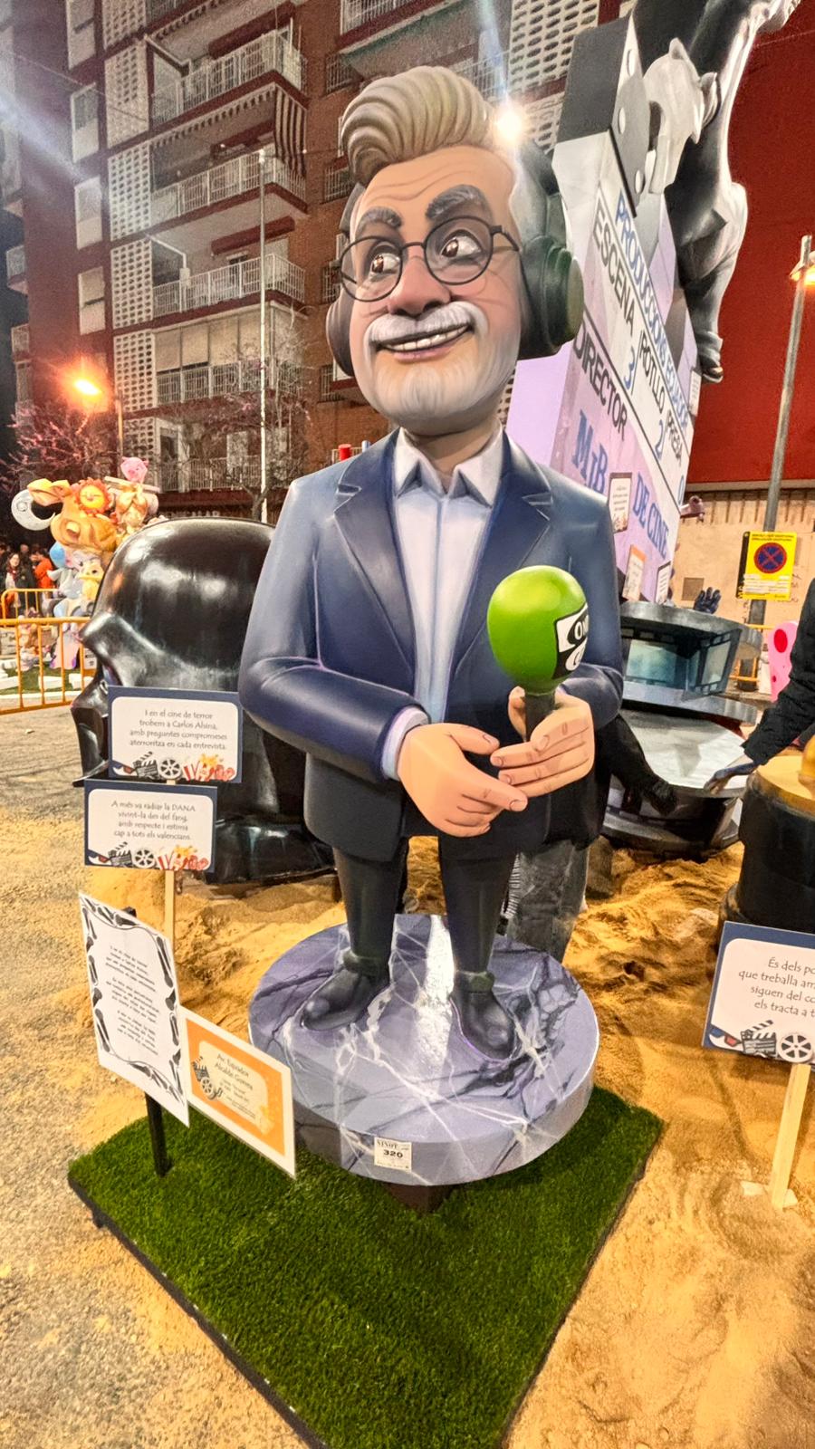 Ninot de Alsina en las Fallas de Valencia Ninot de Alsina en las Fallas de Valencia