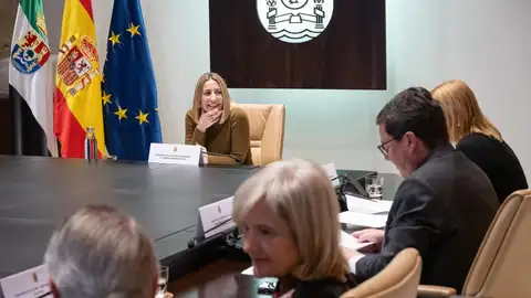 La Junta reconoce que el "contacto" con Vox es "habitual" y ve "urgente" salir del "bloqueo" para investir a Guardiola La Junta reconoce que el "contacto" con Vox es "habitual" y ve "urgente" salir del "bloqueo" para investir a Guardiola