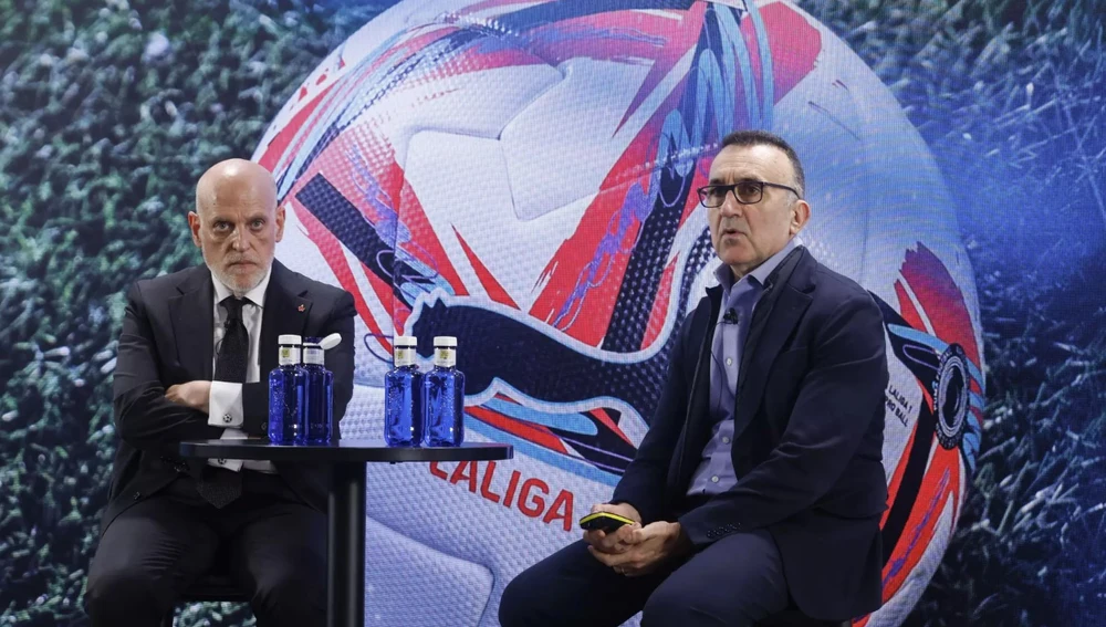 El presidente de LaLiga, Javier Tebas (i) y el director general corporativo de LaLiga, Javier Gómez (d) durante la presentación este miércoles del informe económico financiero de LaLiga correspondiente a la temporada 2024/25. El presidente de LaLiga, Javier Tebas (i) y el director general corporativo de LaLiga, Javier Gómez (d) durante la presentación este miércoles del informe económico financiero de LaLiga correspondiente a la temporada 2024/25.