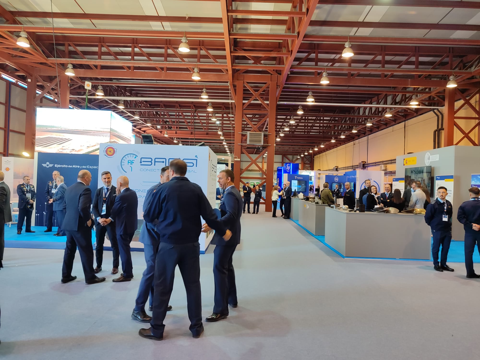 El Rey, la Agencia Europea de Defensa y la OTAN visitan en Albacete las jornadas de tecnología militar BACSI El Rey, la Agencia Europea de Defensa y la OTAN visitan en Albacete las jornadas de tecnología militar BACSI