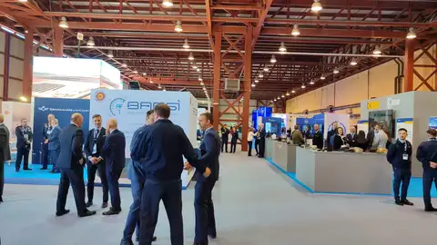 El Rey, la Agencia Europea de Defensa y la OTAN visitan en Albacete las jornadas de tecnología militar BACSI El Rey, la Agencia Europea de Defensa y la OTAN visitan en Albacete las jornadas de tecnología militar BACSI
