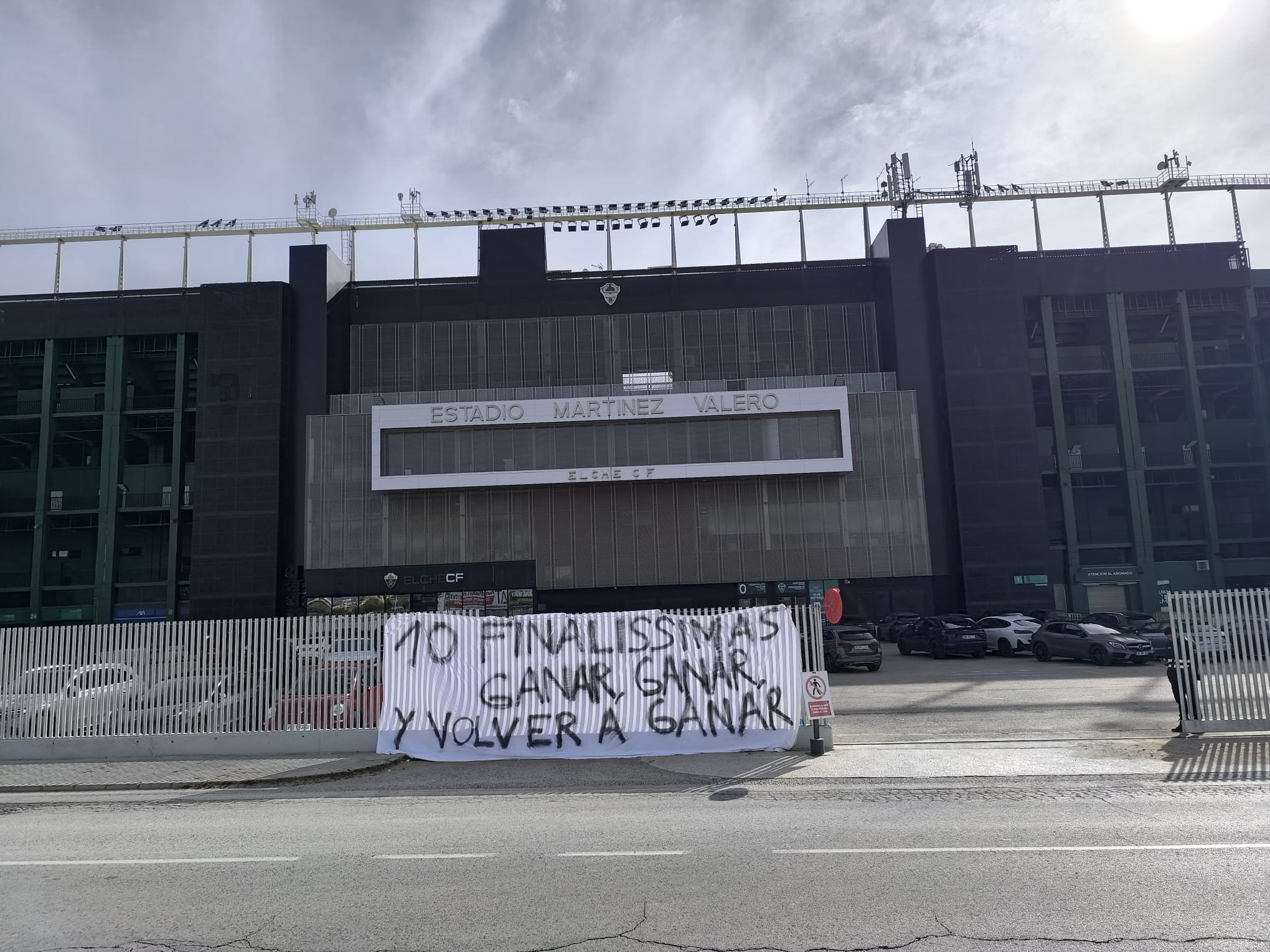 'Ganar, ganar y volver a ganar': llamamiento a la afición para el Elche-Mallorca 'Ganar, ganar y volver a ganar': llamamiento a la afición para el Elche-Mallorca