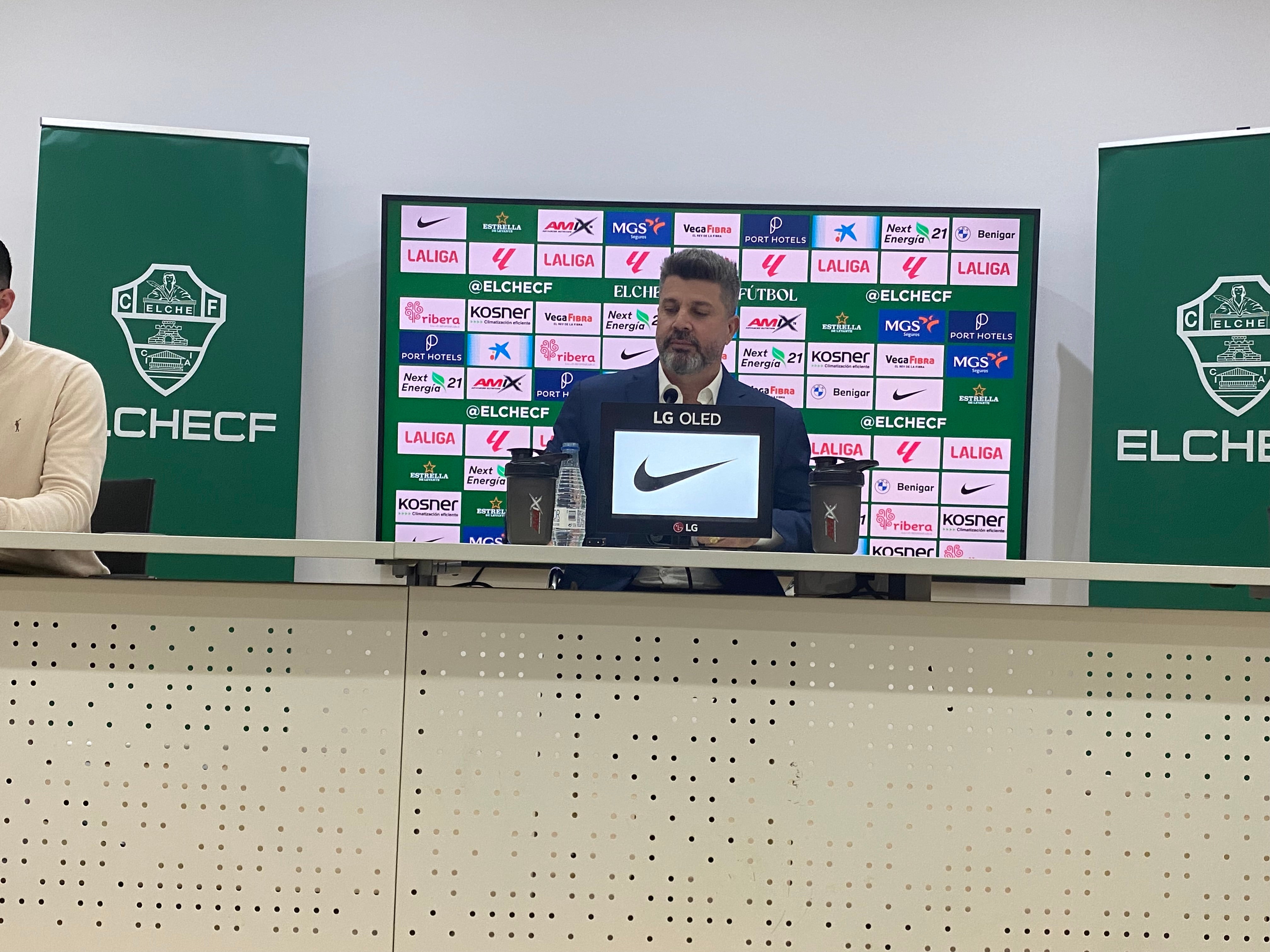 Bragarnik ratifica a Sarabia: "Confiamos plenamente en el director de orquesta" Bragarnik ratifica a Sarabia: "Confiamos plenamente en el director de orquesta"