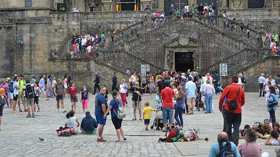 Hoteleros de Santiago califican de "horroroso" el primer trimestre del año tras descenso de turistas y visitantes a la ciudad este 2026 Hoteleros de Santiago califican de "horroroso" el primer trimestre del año tras descenso de turistas y visitantes a la ciudad este 2026