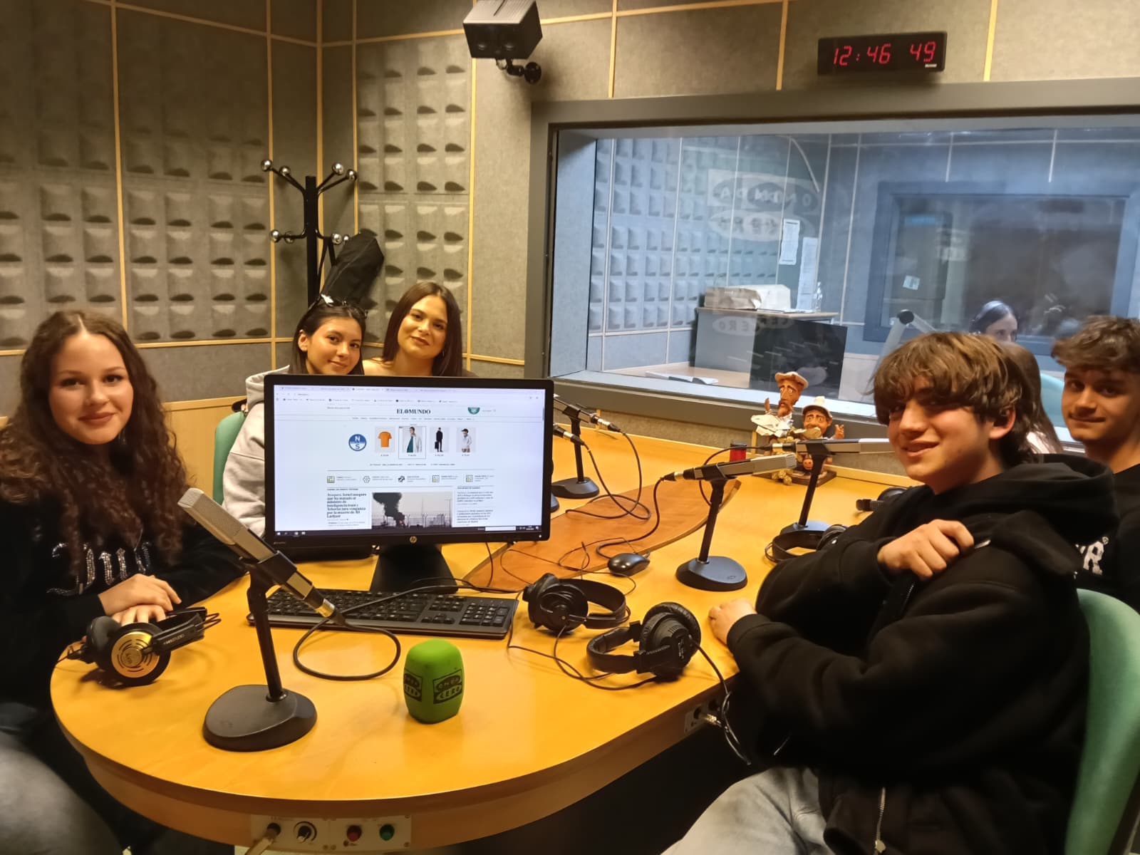 Alumnos de Italia visitan las instalaciones de Onda Cero Radio Toledo Alumnos de Italia visitan las instalaciones de Onda Cero Radio Toledo