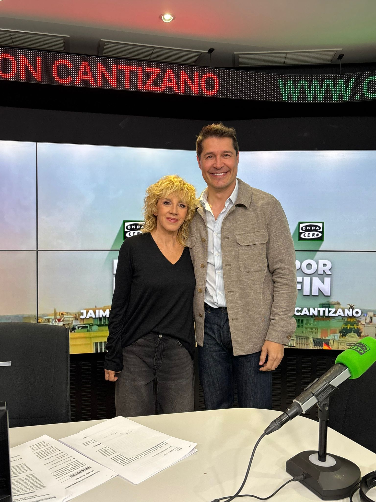 Ana Torroja: "Cuando llegan las dudas existenciales te das cuenta que le pasa a más gente, y puedes convertirlo en una canción" Ana Torroja: "Cuando llegan las dudas existenciales te das cuenta que le pasa a más gente, y puedes convertirlo en una canción"