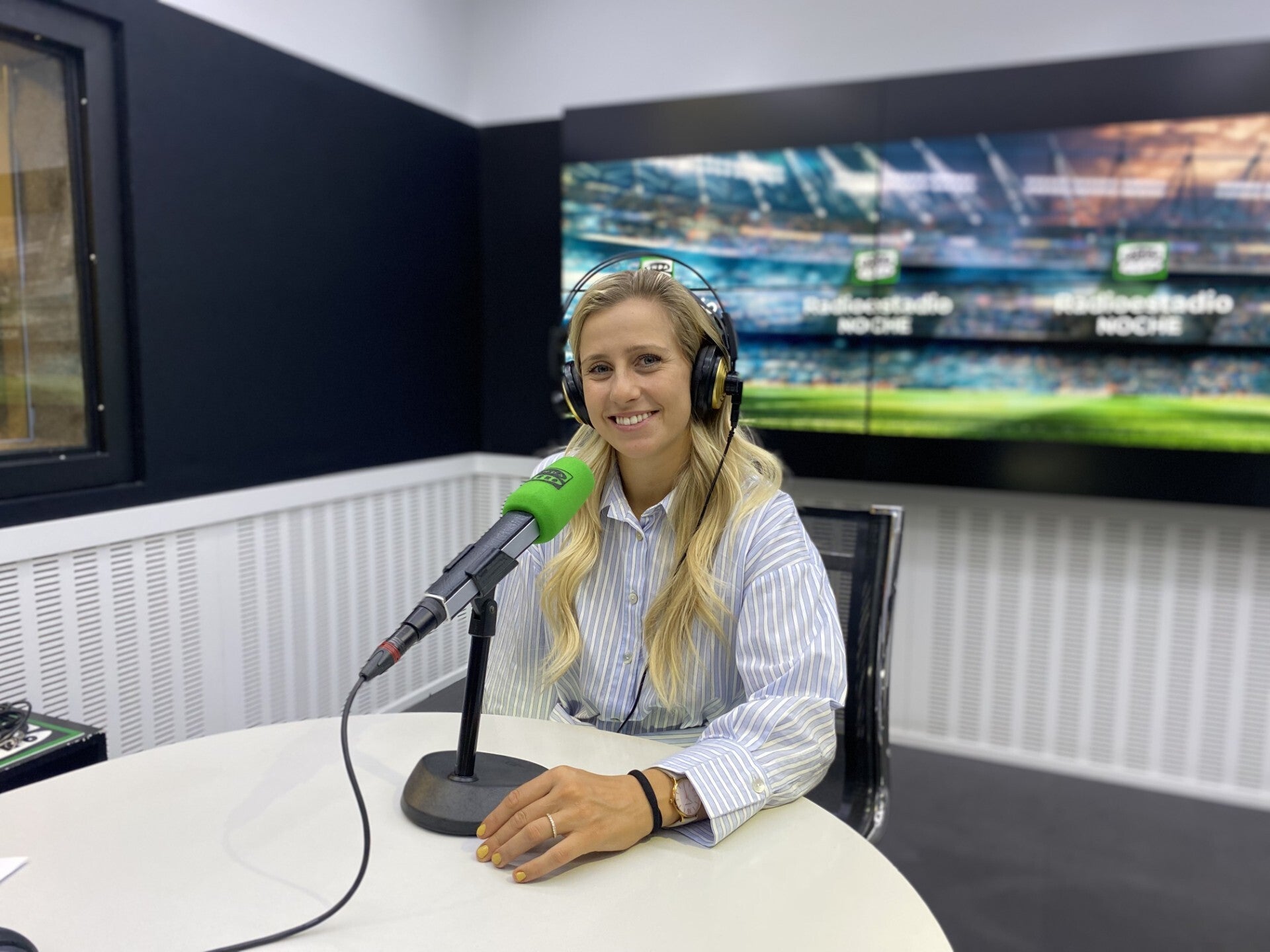 Desirée Vila presenta en Radioestadio Noche 'Ganas de vivir': "Tenían que amputarme la pierna para salvarme la vida" Desirée Vila presenta en Radioestadio Noche 'Ganas de vivir': "Tenían que amputarme la pierna para salvarme la vida"