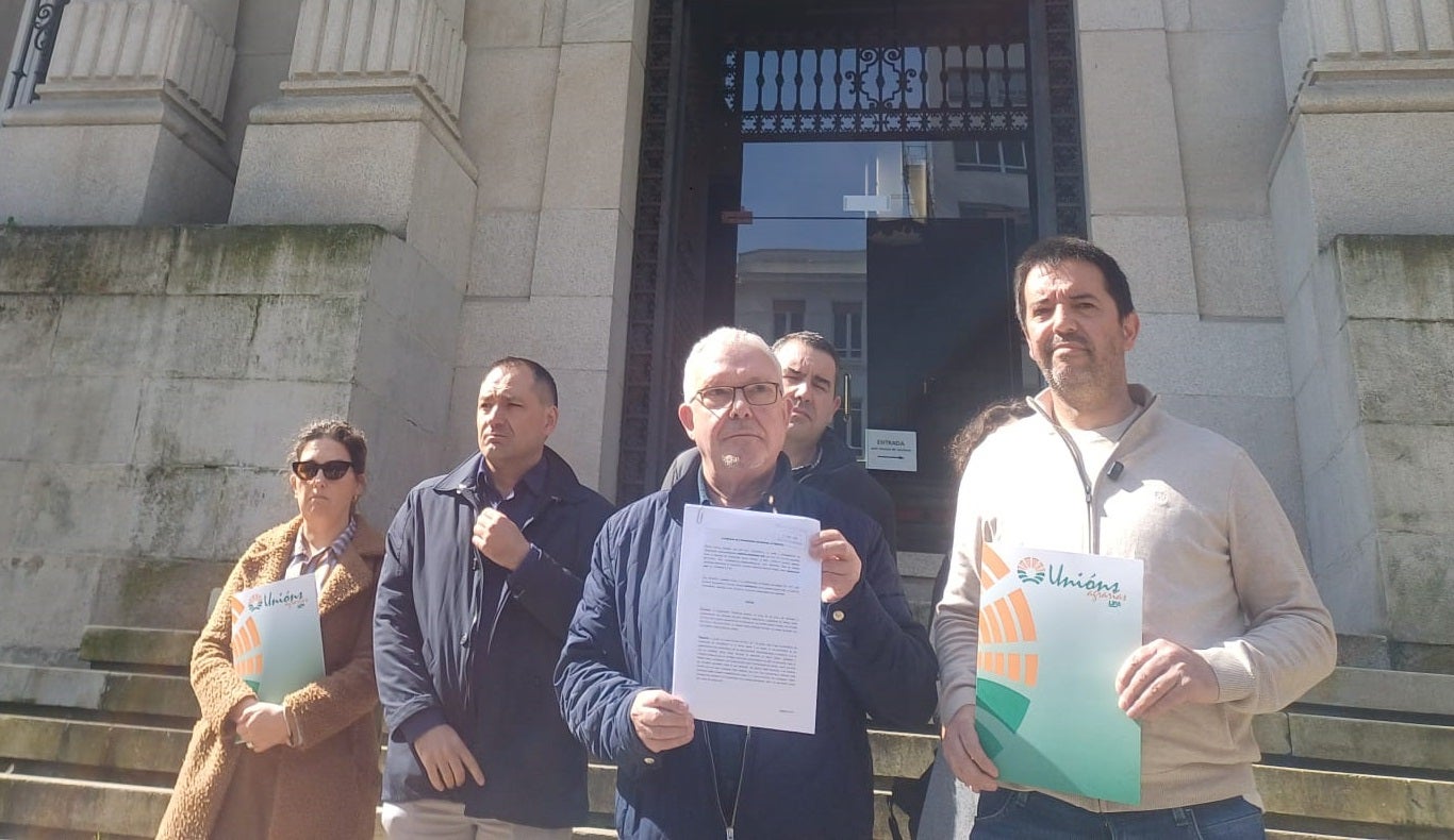 Unións Agrarias denuncia ás industrias lácteas ante a Fiscalía por introducir leite de Portugal e Francia en Galicia Unións Agrarias denuncia ás industrias lácteas ante a Fiscalía por introducir leite de Portugal e Francia en Galicia