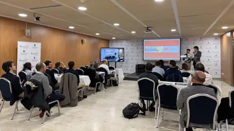 El Hospital Quirónsalud Infanta Luisa acoge la XIV reunión del Grupo Español de e-Dermatología e Imagen de la AEDV El Hospital Quirónsalud Infanta Luisa acoge la XIV reunión del Grupo Español de e-Dermatología e Imagen de la AEDV