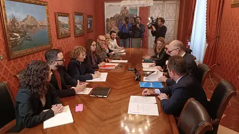 Primera reunión de la comisión específica sobre las adjudicaciones de viviendas en Les Naus Primera reunión de la comisión específica sobre las adjudicaciones de viviendas en Les Naus