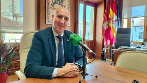 Alcalde Le&oacute;n Jos&eacute; Antonio Diez D&iacute;az