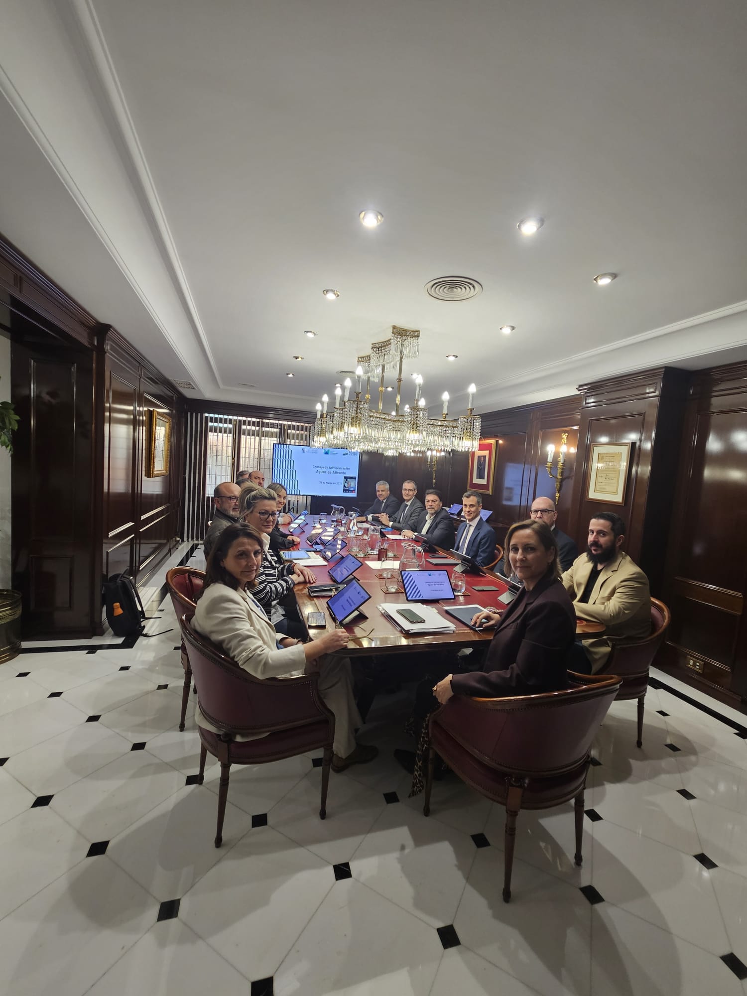 Aguas de Alicante eleva su Fondo Social a los 657.250 euros con un aumento de 111.000 con respecto al ejercicio anterior Aguas de Alicante eleva su Fondo Social a los 657.250 euros con un aumento de 111.000 con respecto al ejercicio anterior