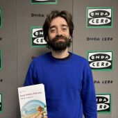 El escritor Juan Gómez Bárcena