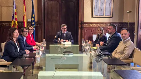 El Govern aprobará un decreto con rebajas fiscales y ayudas directas a los sectores afectados por la guerra en Irán. El Govern aprobará un decreto con rebajas fiscales y ayudas directas a los sectores afectados por la guerra en Irán.