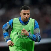 Mbappé durante un calentamiento con el Real Madrid Mbappé durante un calentamiento con el Real Madrid
