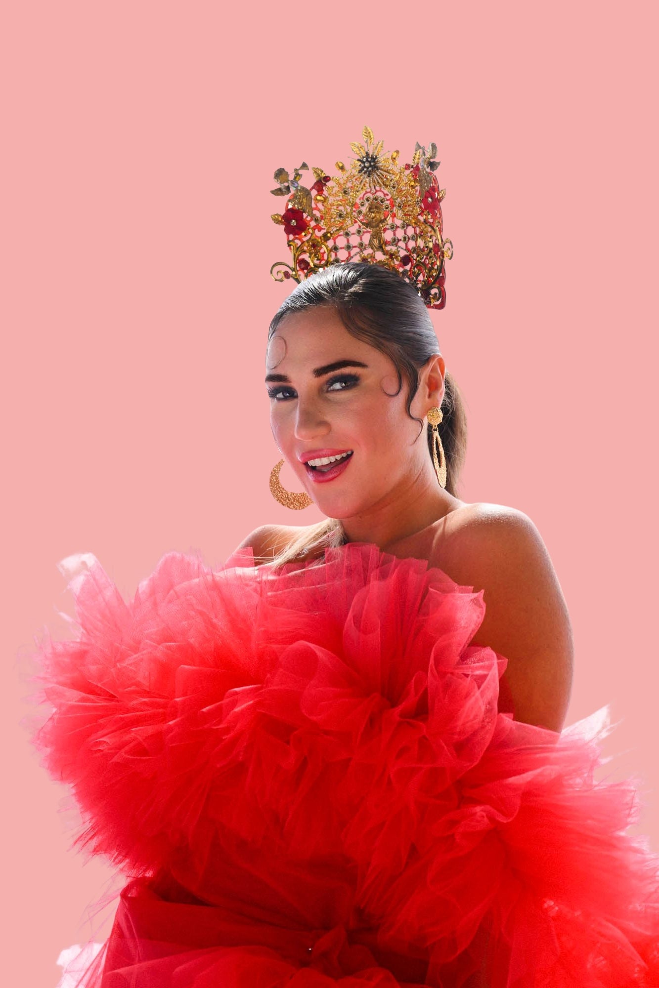 Laura Gallego repite en Cádiz tras el éxito de 'La última folclórica' en el Teatro Falla Laura Gallego repite en Cádiz tras el éxito de 'La última folclórica' en el Teatro Falla