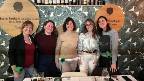Tertulia de mujeres cofrades Tertulia de mujeres cofrades