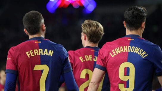 Ferran Torres y Robert Lewandowski en una foto de archivo