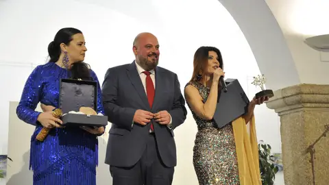 Una gran actuación de copla pone el broche de oro al 'Marzo de Mujeres' de la Asamblea de Extremadura Una gran actuación de copla pone el broche de oro al 'Marzo de Mujeres' de la Asamblea de Extremadura