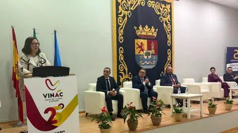 La Junta resalta la constancia y compromiso de los sectores vitícola y olivarero de Tierra de Barros en el 25 aniversario de la VINAC La Junta resalta la constancia y compromiso de los sectores vitícola y olivarero de Tierra de Barros en el 25 aniversario de la VINAC