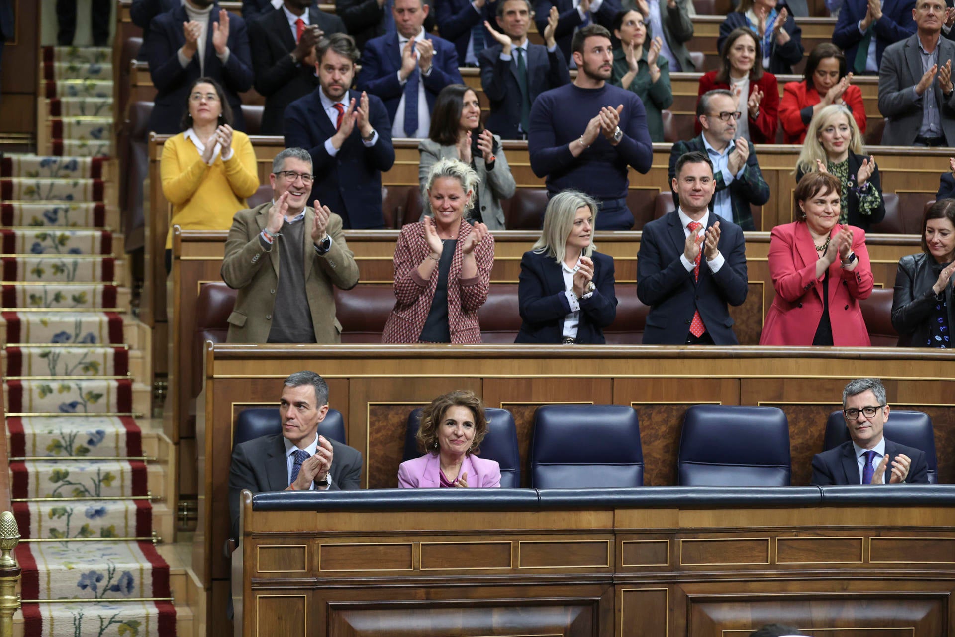 El Congreso convalida el decreto anticrisis que rebaja el IVA de la energía y los carburantes El Congreso convalida el decreto anticrisis que rebaja el IVA de la energía y los carburantes