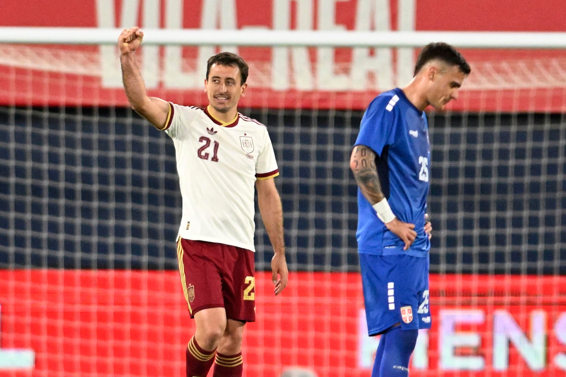 "¡No diga gol, diga Oyarzabal!": así narró Alfredo Martínez la victoria de España ante Serbia "¡No diga gol, diga Oyarzabal!": así narró Alfredo Martínez la victoria de España ante Serbia