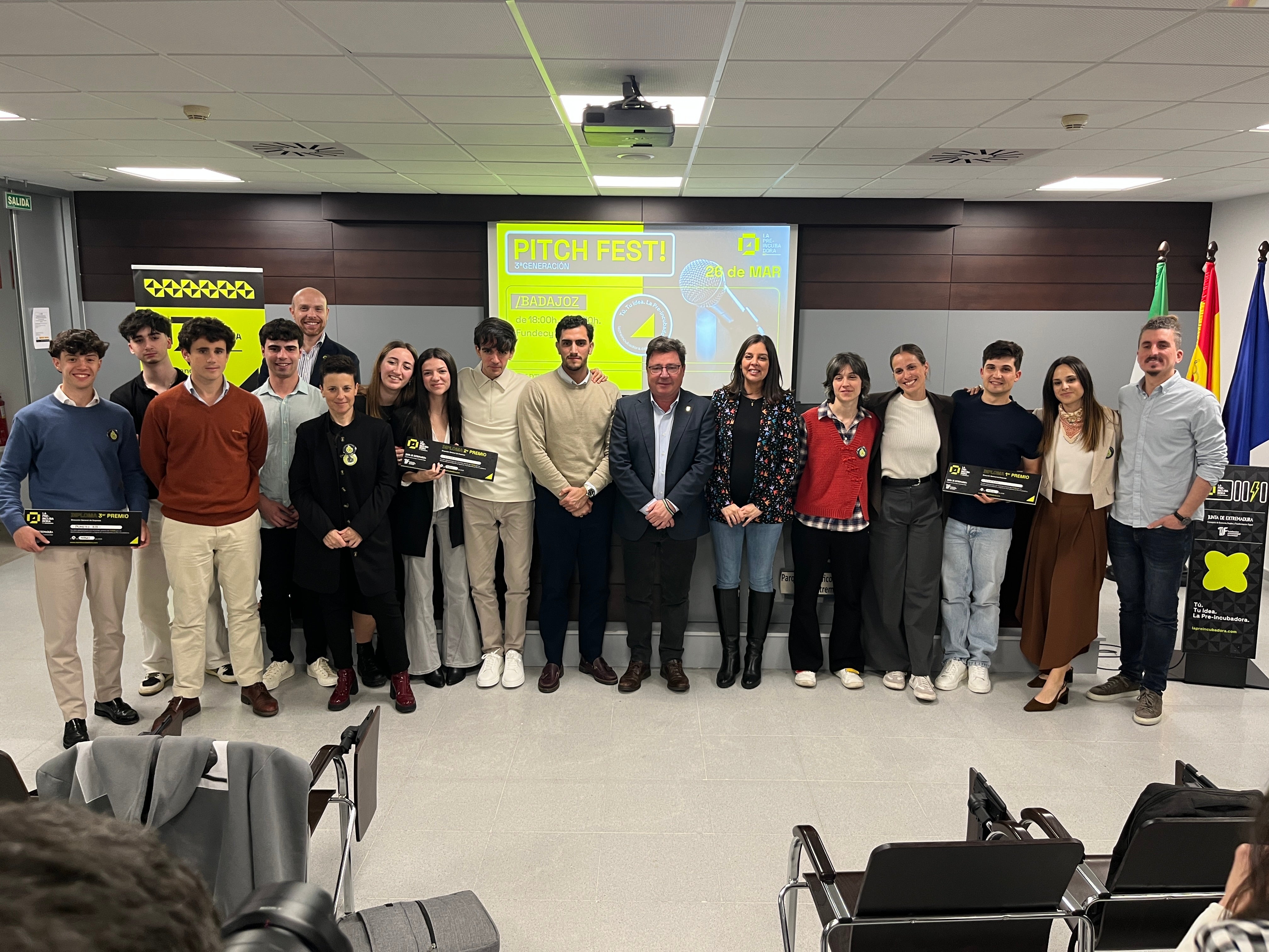 Santamaría reconoce a los premiados de la III Pre-incubadora y da la bienvenida a los que participarán en la IV Santamaría reconoce a los premiados de la III Pre-incubadora y da la bienvenida a los que participarán en la IV