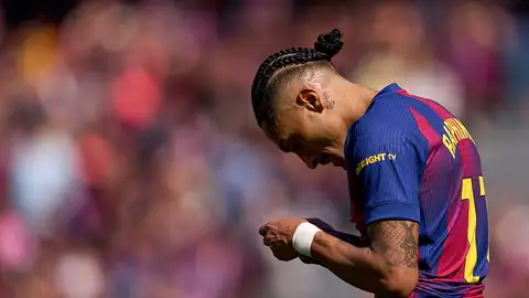 Raphinha se lesiona y hace saltar las alarmas en el Barça: más de un mes de baja Raphinha se lesiona y hace saltar las alarmas en el Barça: más de un mes de baja