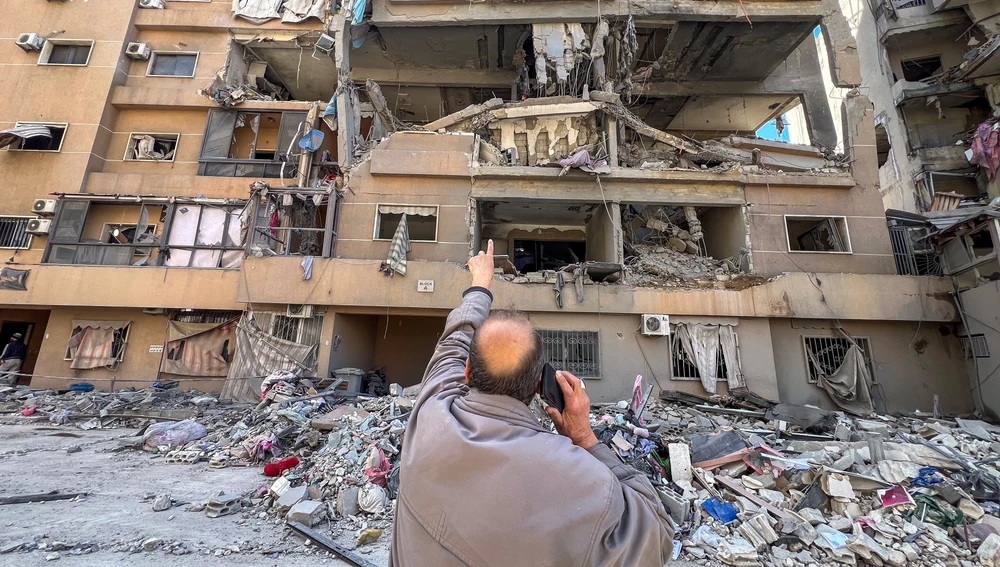 Un edificio derruido por culpa de un misil Un edificio derruido por culpa de un misil